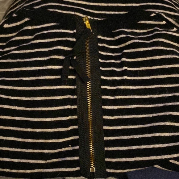 Philosophy black & cream striped stretch sweater, 3/4 sleeves, exposed back zip - Picture 4 of 7